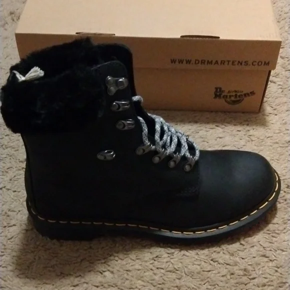 NIB Dr. Martens 1460 Serena Collar Combat Boots - Picture 7 of 11